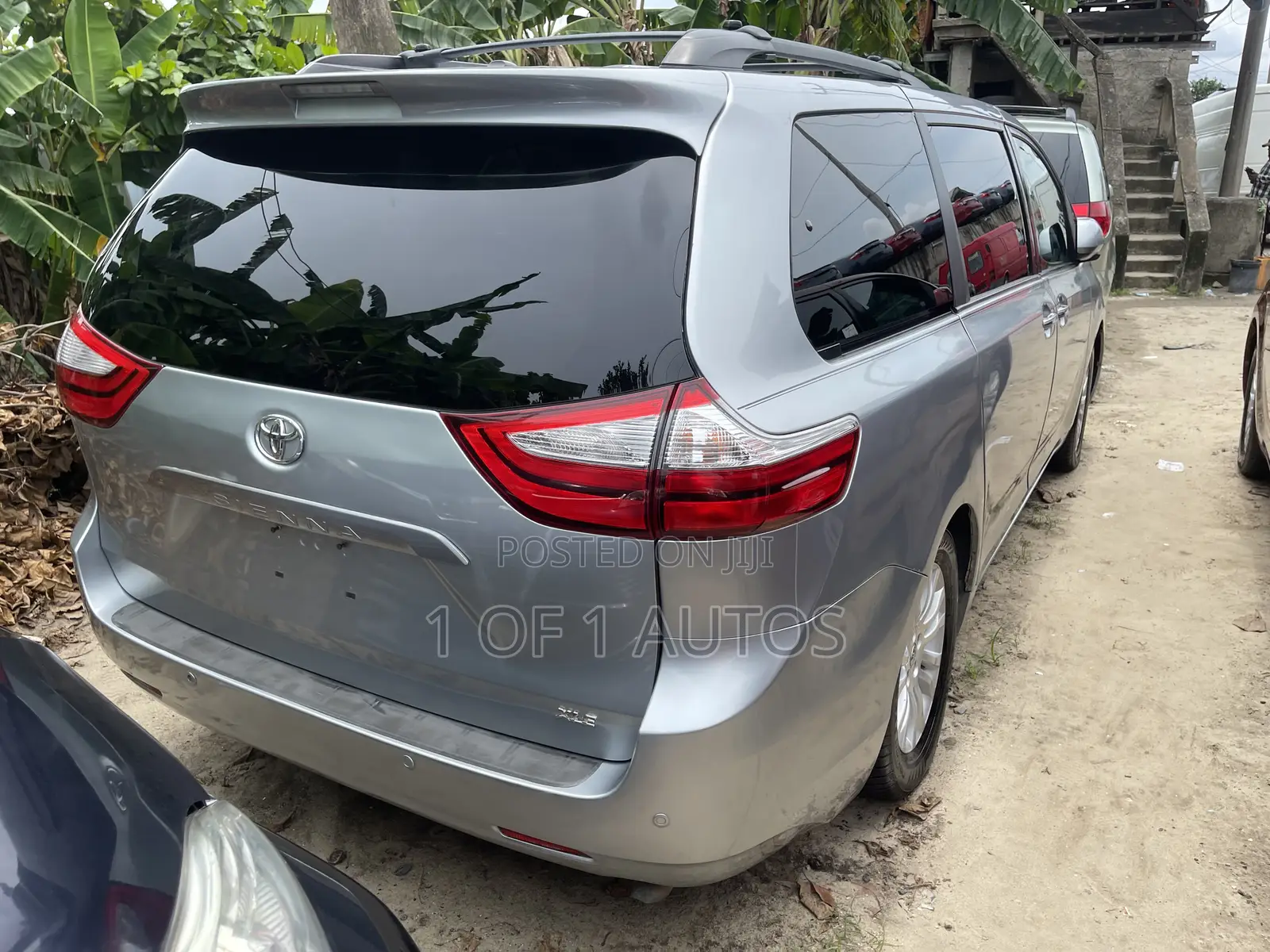 Toyota Sienna XLE 7-Passenger 4dr Minivan AWD (3.5L 6cyl 6A) 2015 Gray