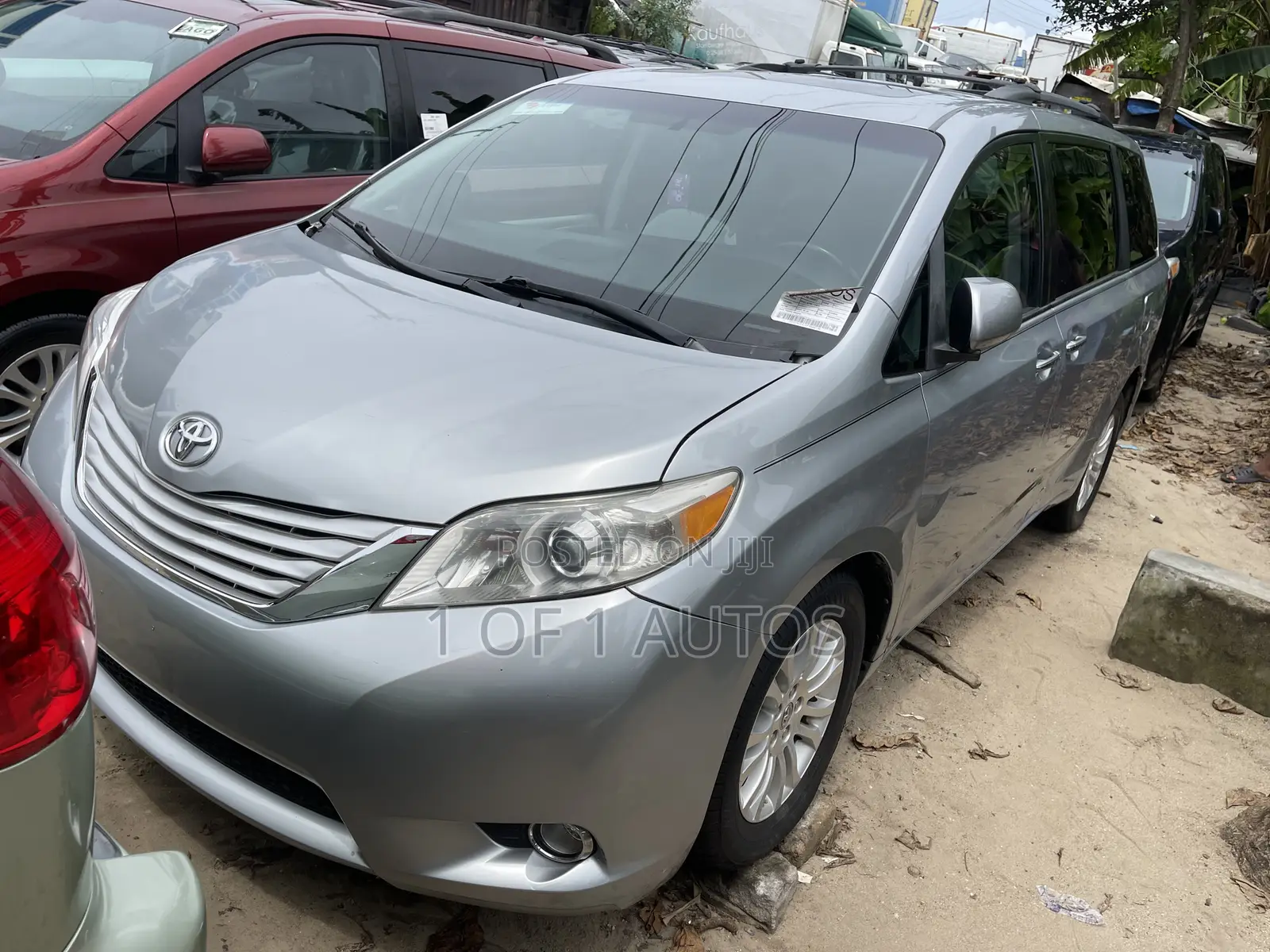 Toyota Sienna XLE 7-Passenger 4dr Minivan AWD (3.5L 6cyl 6A) 2015 Gray