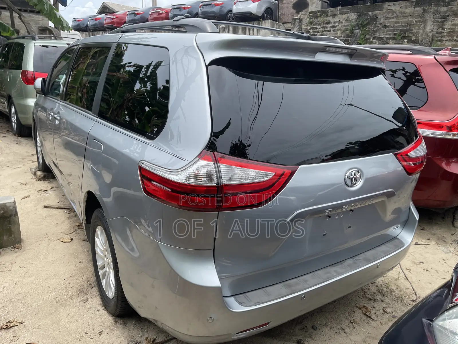 Toyota Sienna XLE 7-Passenger 4dr Minivan AWD (3.5L 6cyl 6A) 2015 Gray