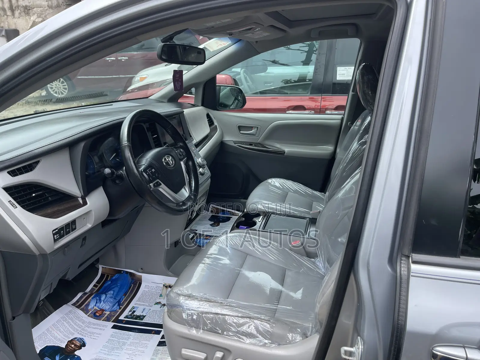 Toyota Sienna XLE 7-Passenger 4dr Minivan AWD (3.5L 6cyl 6A) 2015 Gray
