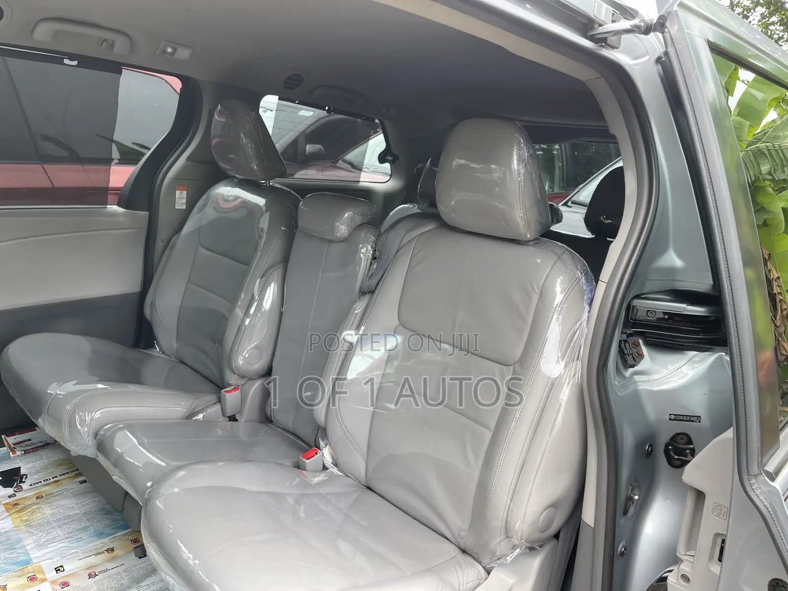 Toyota Sienna XLE 7-Passenger 4dr Minivan AWD (3.5L 6cyl 6A) 2015 Gray