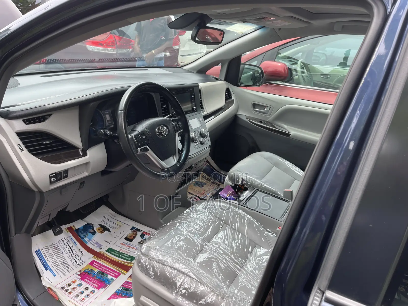 Toyota Sienna XLE (3.5L 6cyl 8A) 2018 Blue