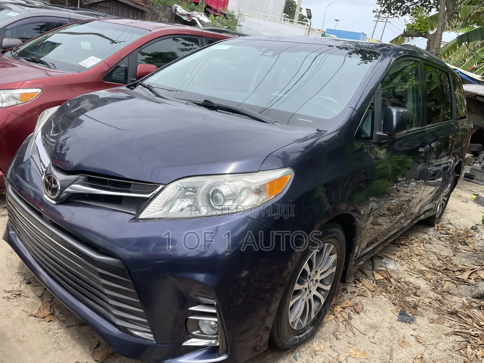 Toyota Sienna XLE (3.5L 6cyl 8A) 2018 Blue