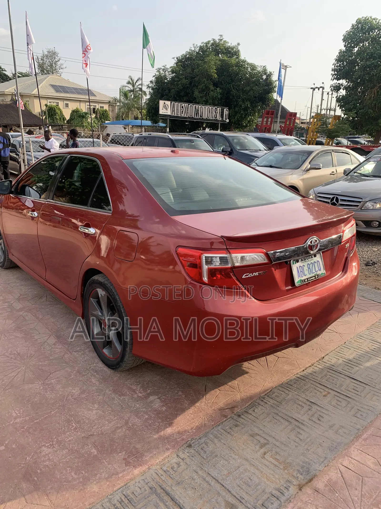 Toyota Camry SE 4dr Sedan (2.5L 4cyl 6A) 2013 Red