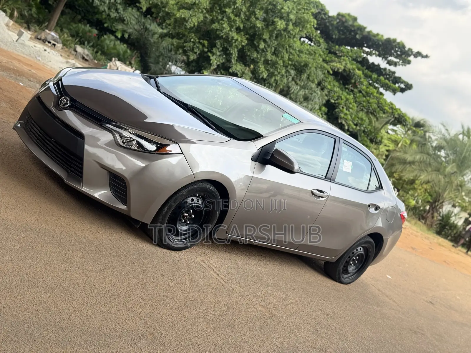 Toyota Corolla LE 4dr Sedan (1.8L 4cyl CVT) 2015 Gray