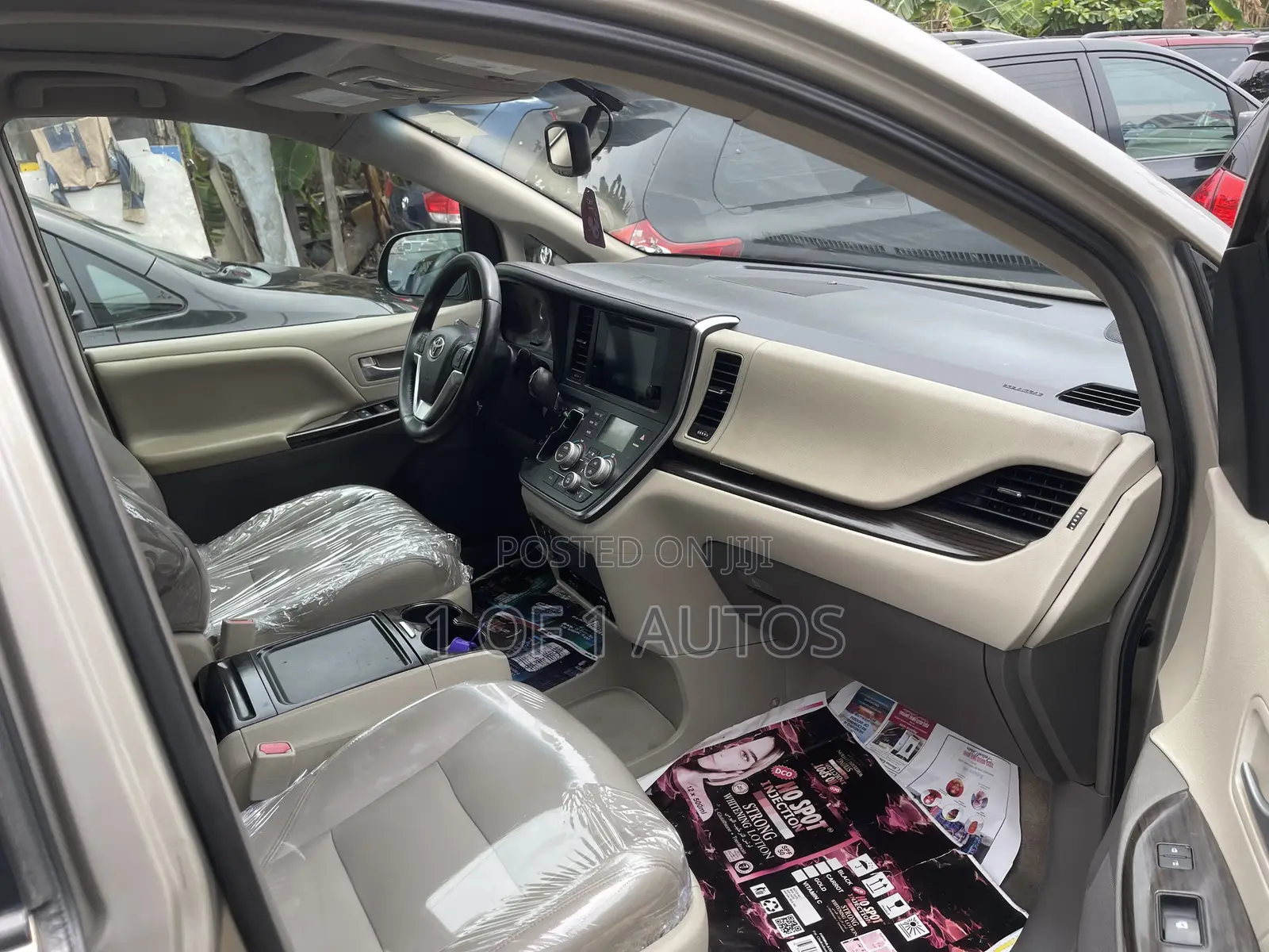 Toyota Sienna 2015 Gold