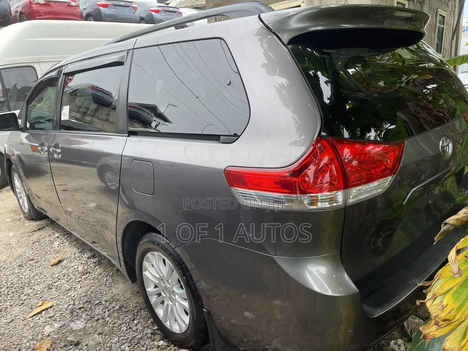 Toyota Sienna XLE 7-Passenger 4dr Minivan AWD (3.5L 6cyl 6A) 2014 Gray