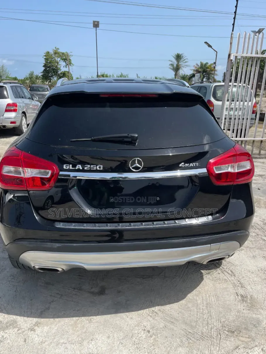 Mercedes-Benz GLA 250 2015 Black