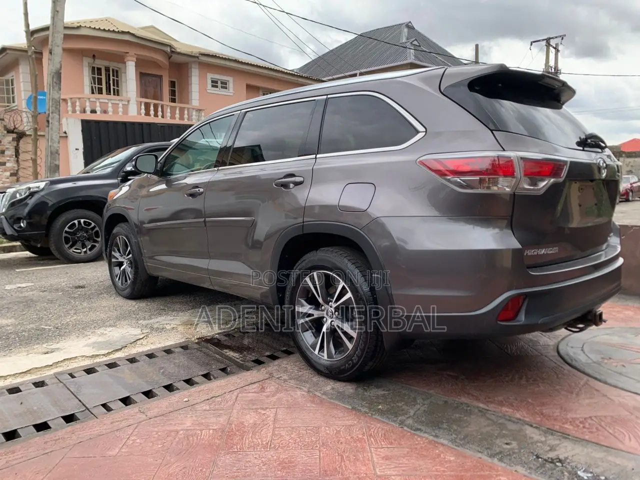 Toyota Highlander XLE V6 4x2 (3.5L 6cyl 6A) 2016 Gray