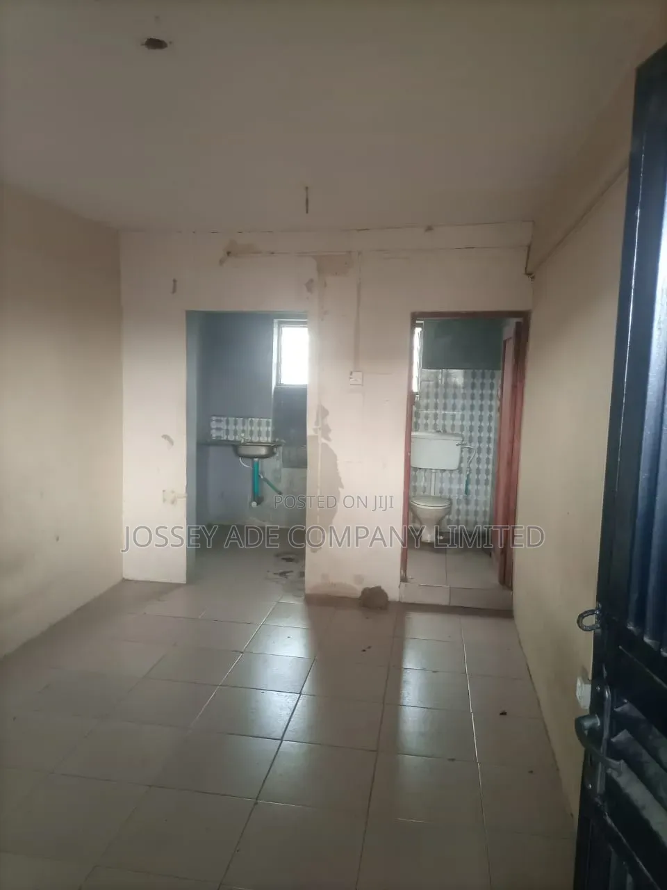 Furnished 3bdrm Block of Flats in Ipaja / Ipaja for sale