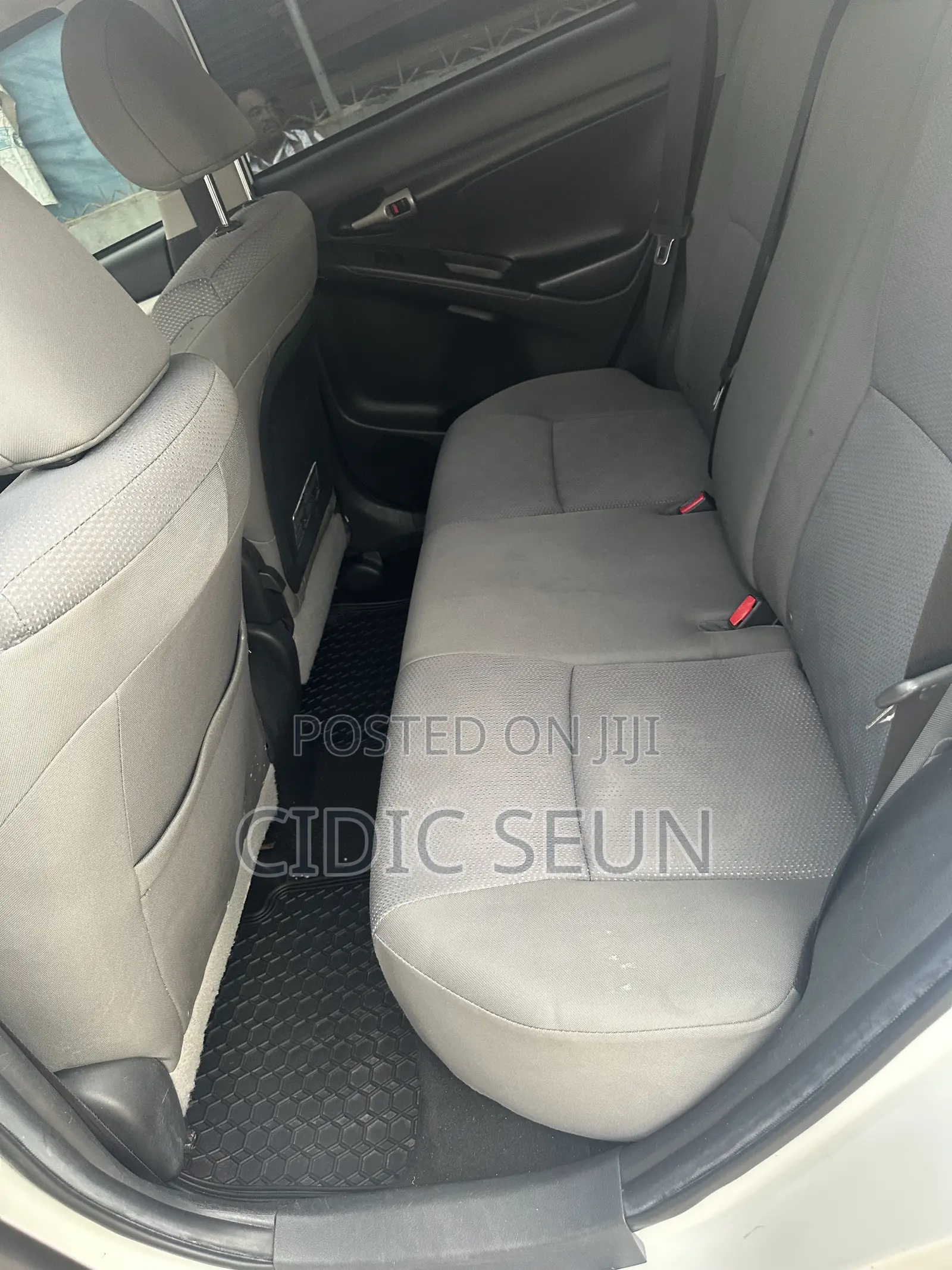 Toyota Matrix XR Hatchback FWD (1.8L 4cyl 4A) 2008 White
