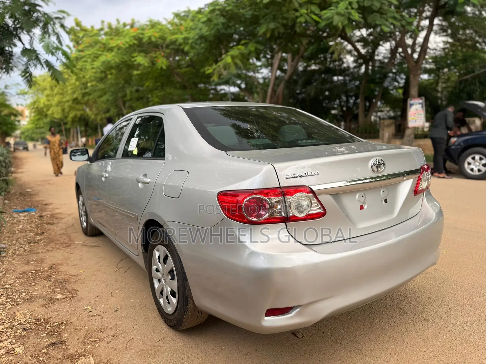 Toyota Corolla LE 4dr Sedan (1.8L 4cyl 4A) 2012 Silver