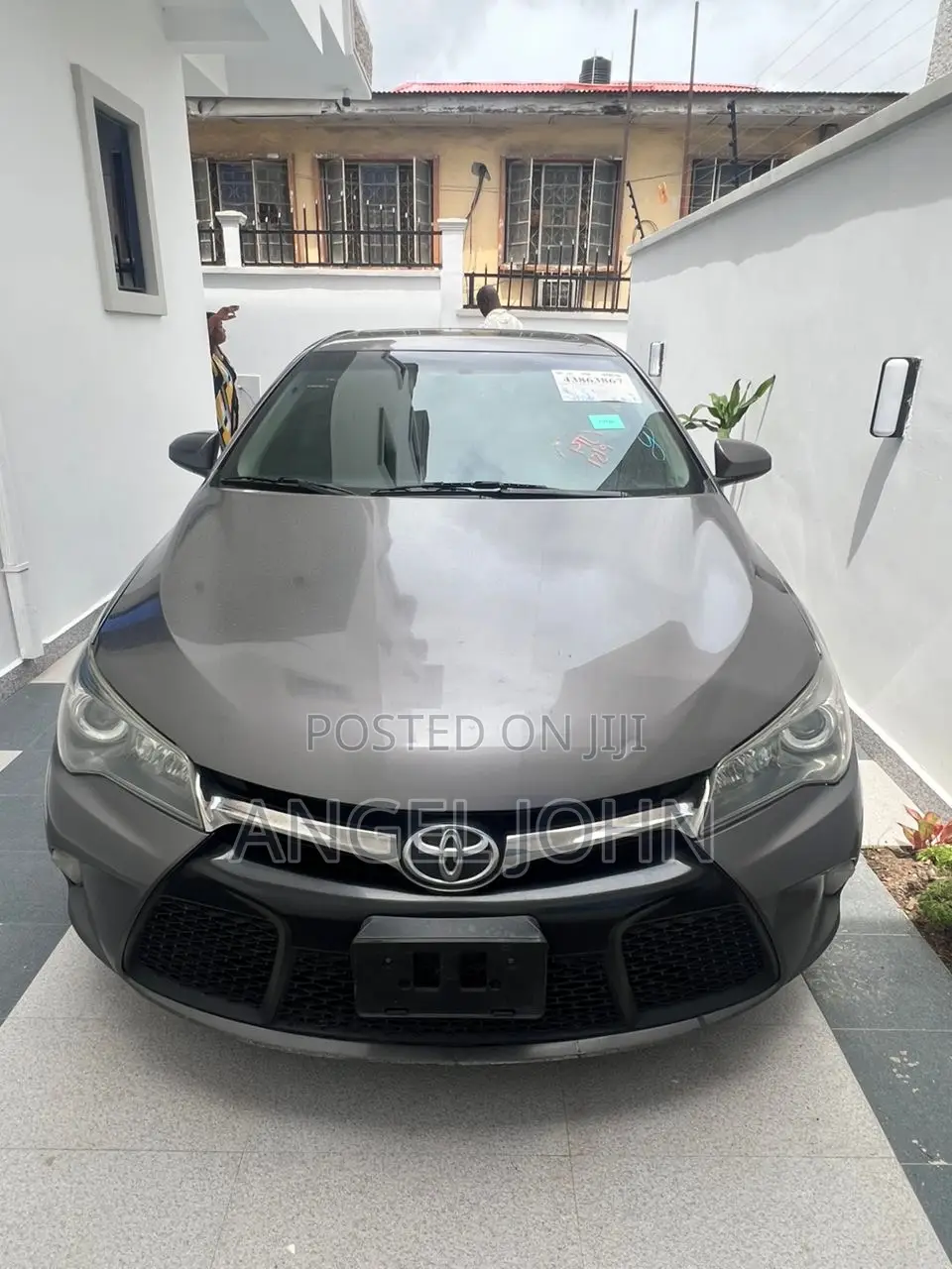 Toyota Camry SE w/Special Edition Pkg (2.5L 4cyl 6A) 2016 Gray