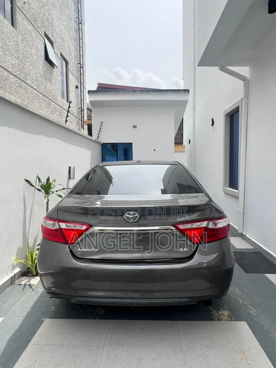 Toyota Camry SE w/Special Edition Pkg (2.5L 4cyl 6A) 2016 Gray