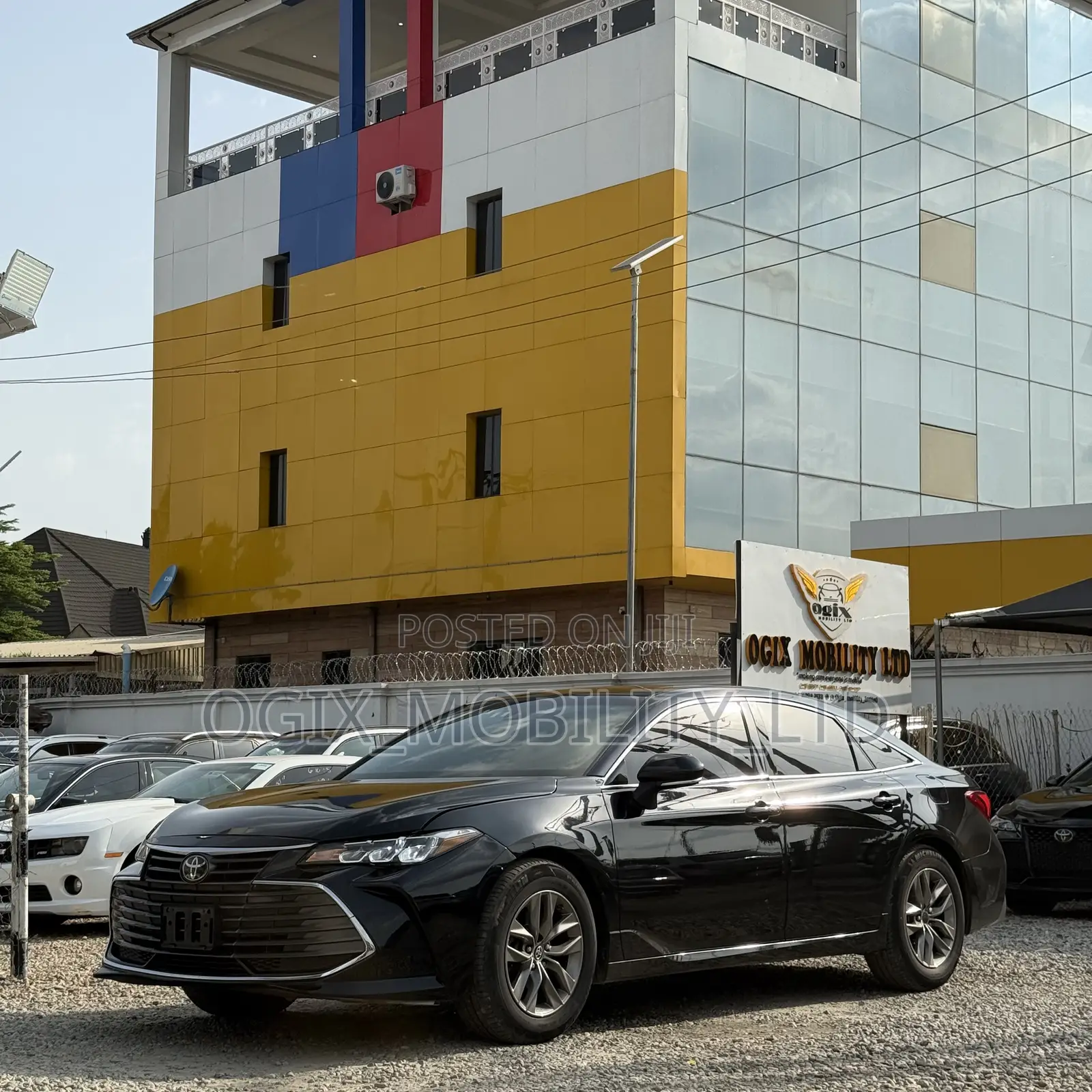 Toyota Avalon XLE FWD Sedan (3.5L V6 8A) 2019 Black