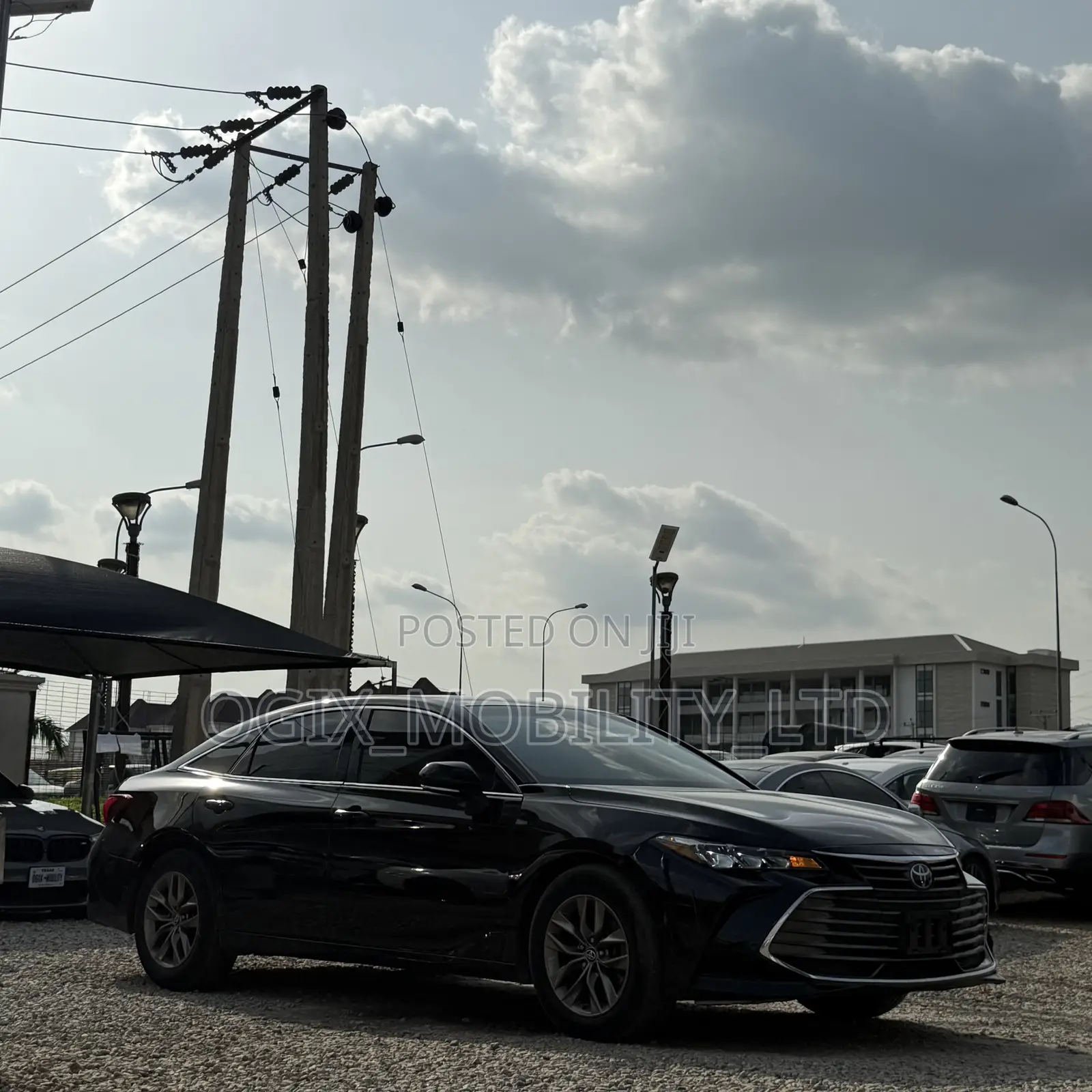 Toyota Avalon XLE FWD Sedan (3.5L V6 8A) 2019 Black