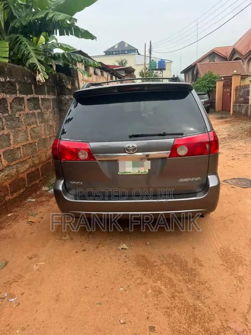 Toyota Sienna 2006 Gray
