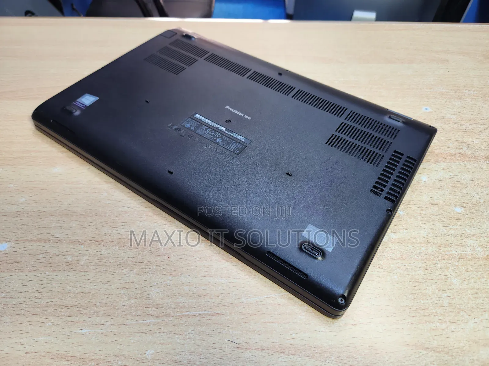 Laptop Dell Precision 3541 16GB Intel Core i5 SSD 256GB