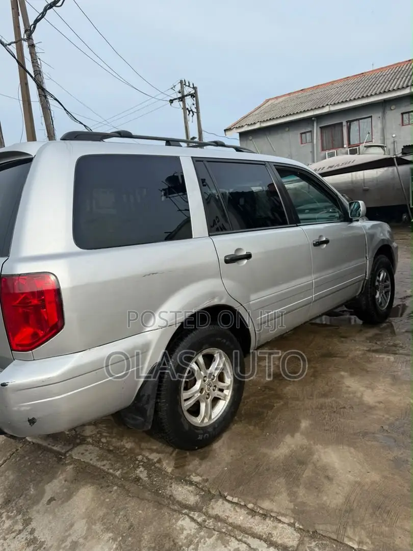 Honda Pilot 2005 Silver
