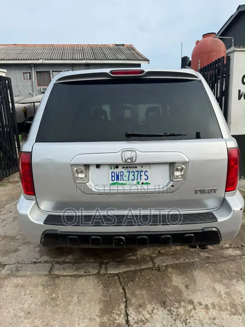 Honda Pilot 2005 Silver
