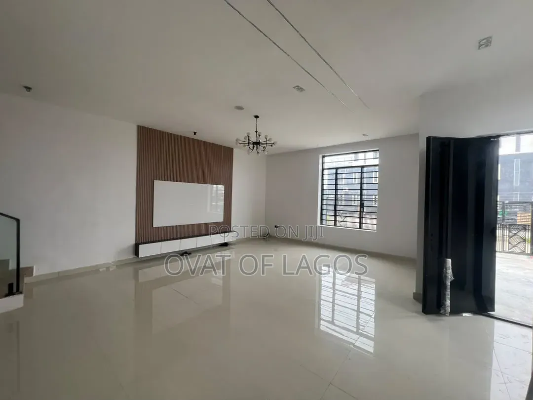4bdrm Duplex in Lekki Scheme 2 for sale