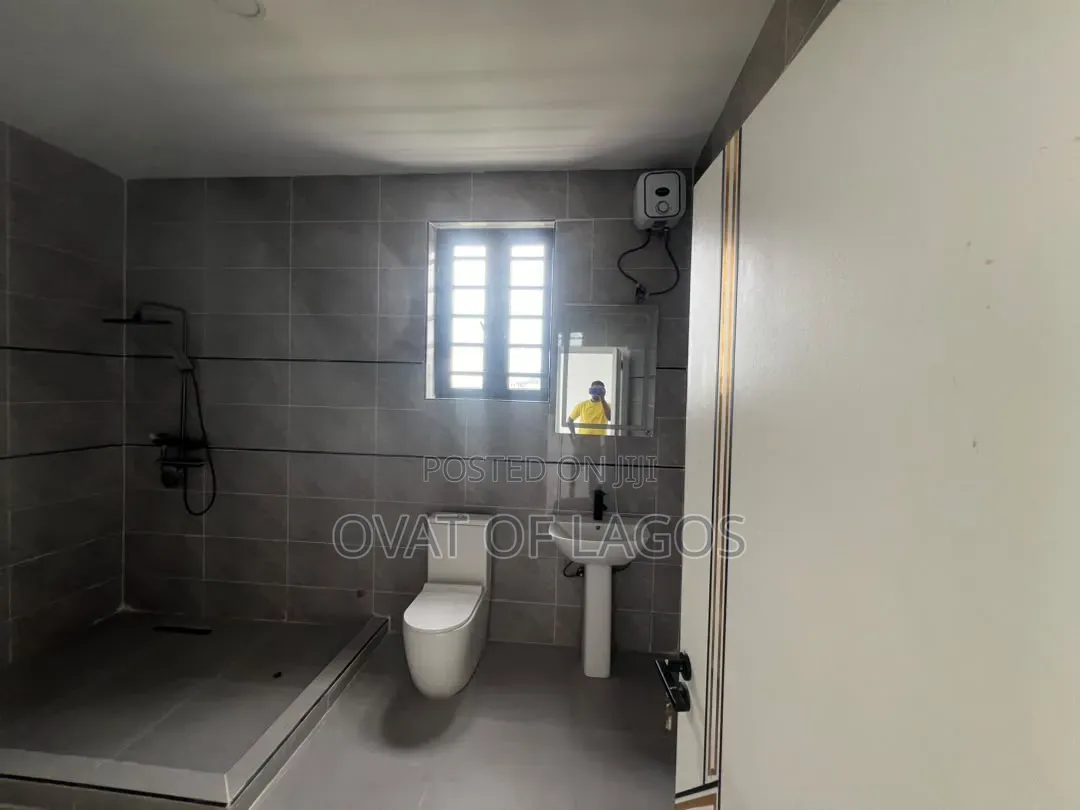4bdrm Duplex in Lekki Scheme 2 for sale