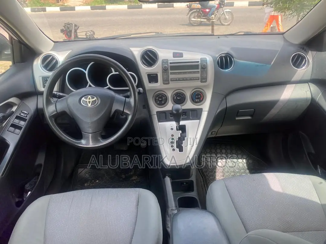 Toyota Matrix 2010 White