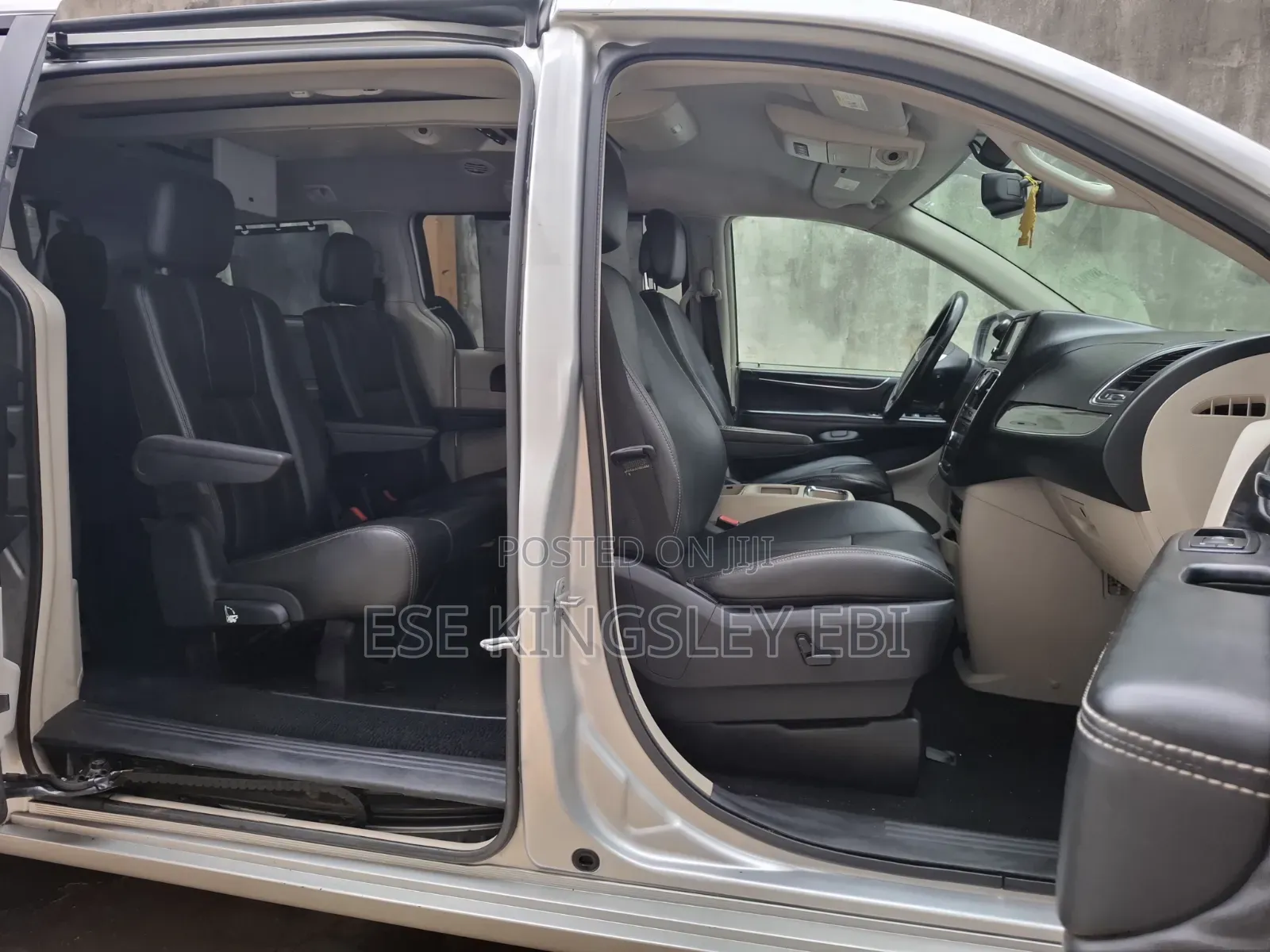 Chrysler Town&Country 3.6 2WD 2012 Silver