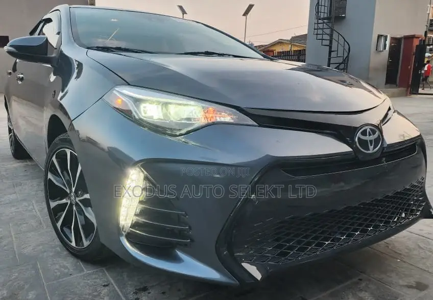 Toyota Corolla SE 4dr Sedan (1.8L 4cyl CVT) 2017 Black