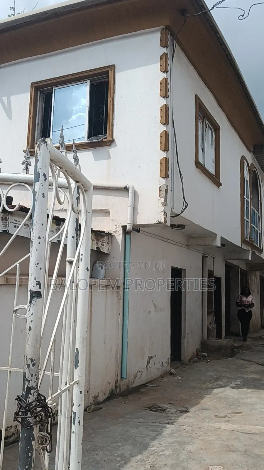 Furnished 6bdrm House in Balofem Properties &, Abeokuta South for sale