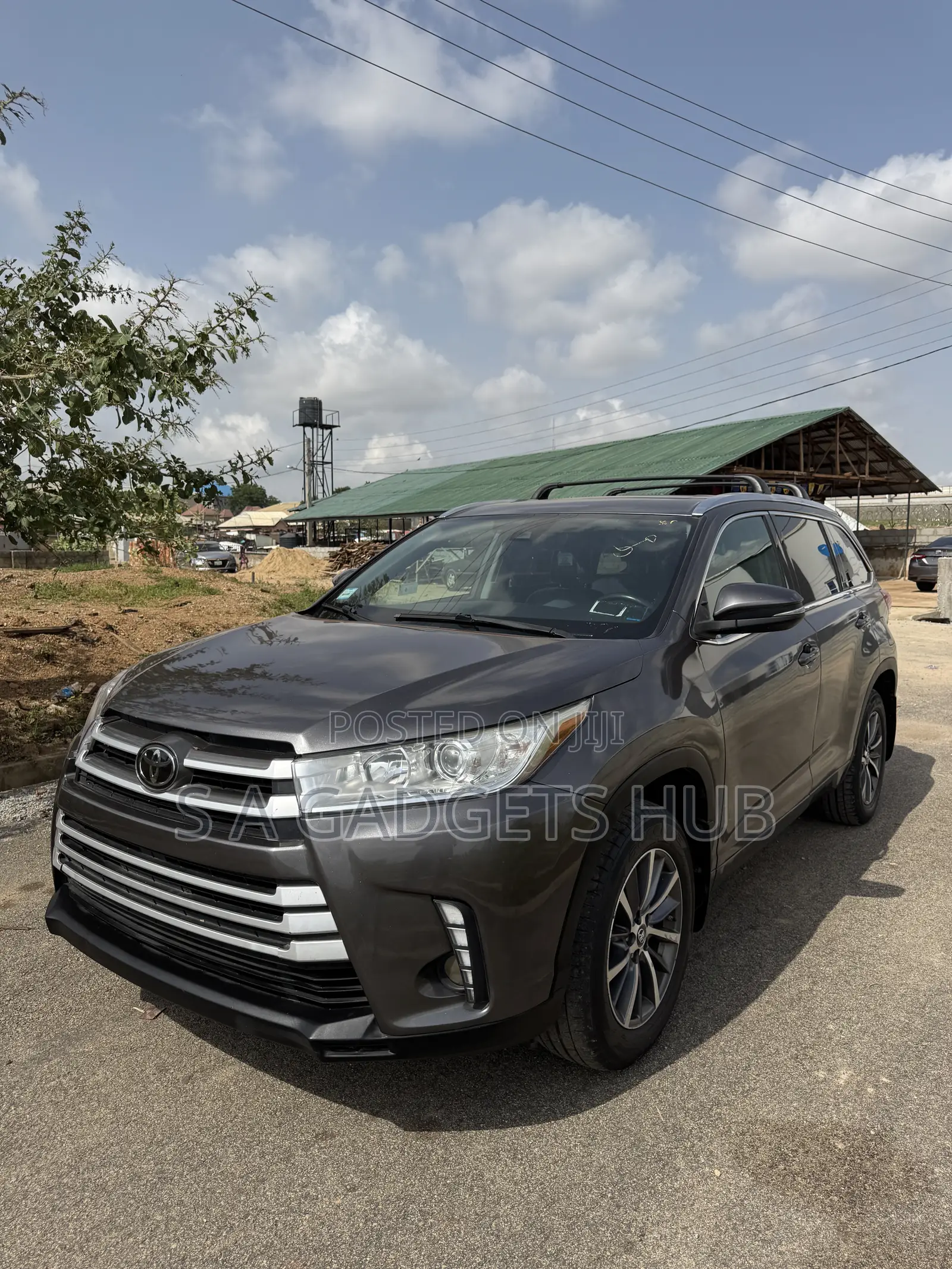Toyota Highlander XLE 4x4 V6 (3.5L 6cyl 8A) 2018 Gray