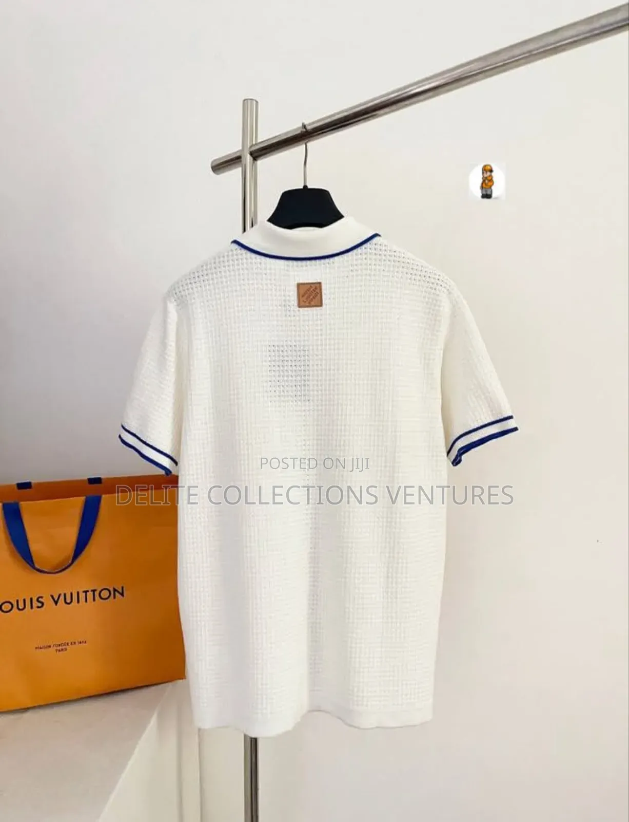 *Louis Vuitton Waffle Signature Short-Sleeved Shirt*
*Available I