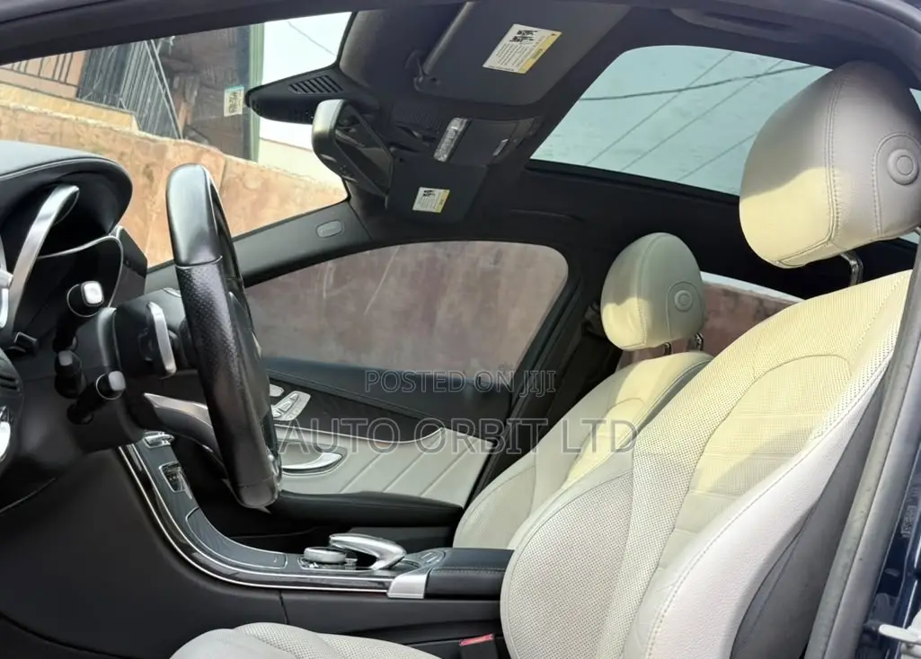 Mercedes-Benz C300 Luxury 4dr AWD 4Matic Sedan (2.0L 4cyl 7A) 2015
