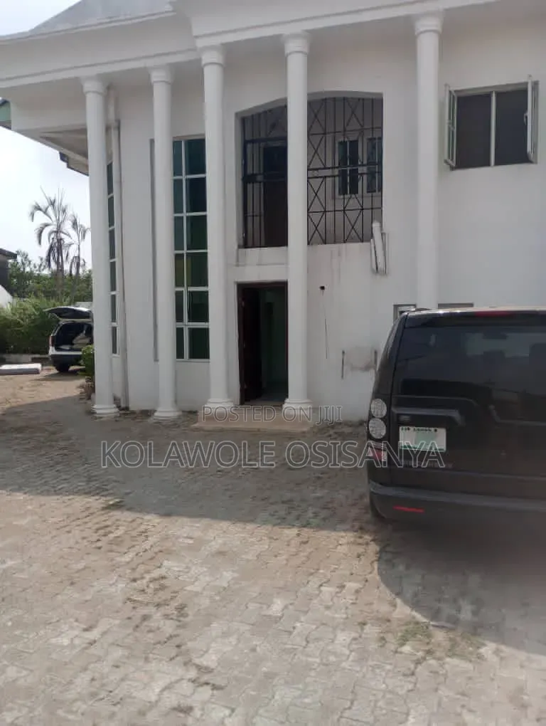 4bdrm Duplex in Ikota for sale