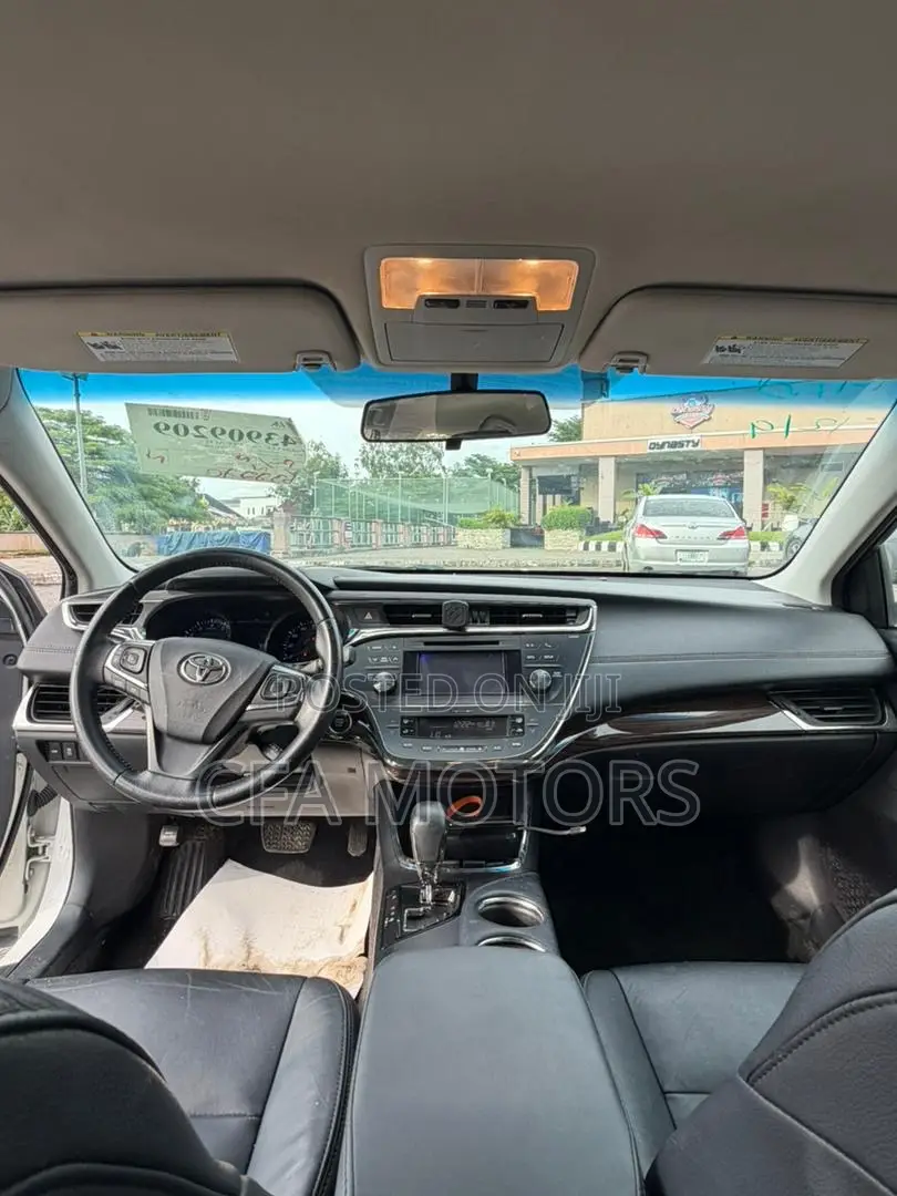 Toyota Avalon XLE 4dr Sedan (3.5L 6cyl 6A) 2014 White