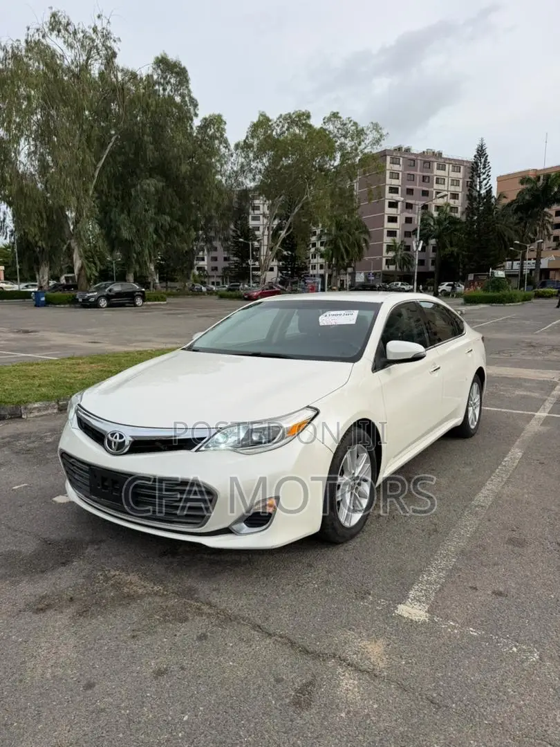 Toyota Avalon XLE 4dr Sedan (3.5L 6cyl 6A) 2014 White