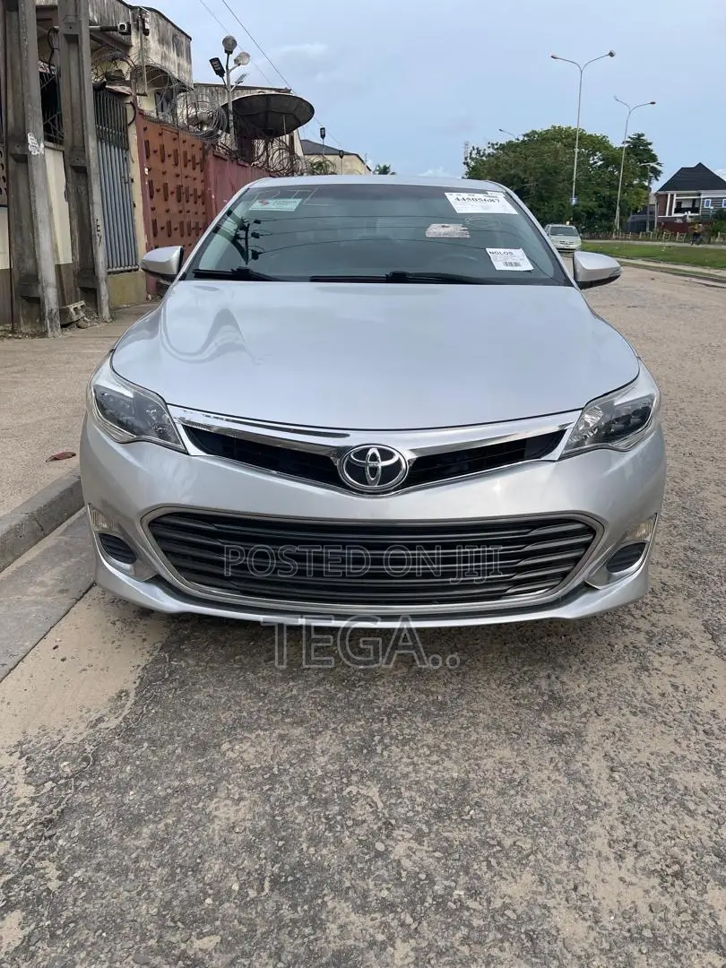 Toyota Avalon XLE 4dr Sedan (3.5L 6cyl 6A) 2014 Silver