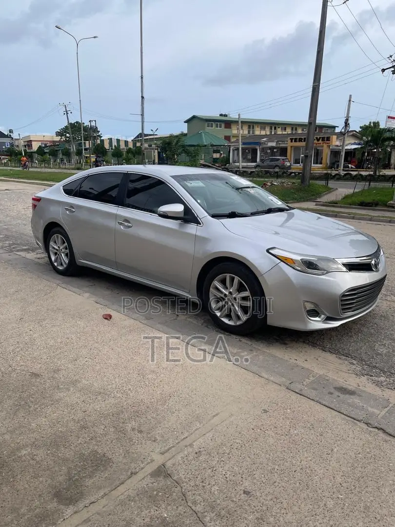 Toyota Avalon XLE 4dr Sedan (3.5L 6cyl 6A) 2014 Silver