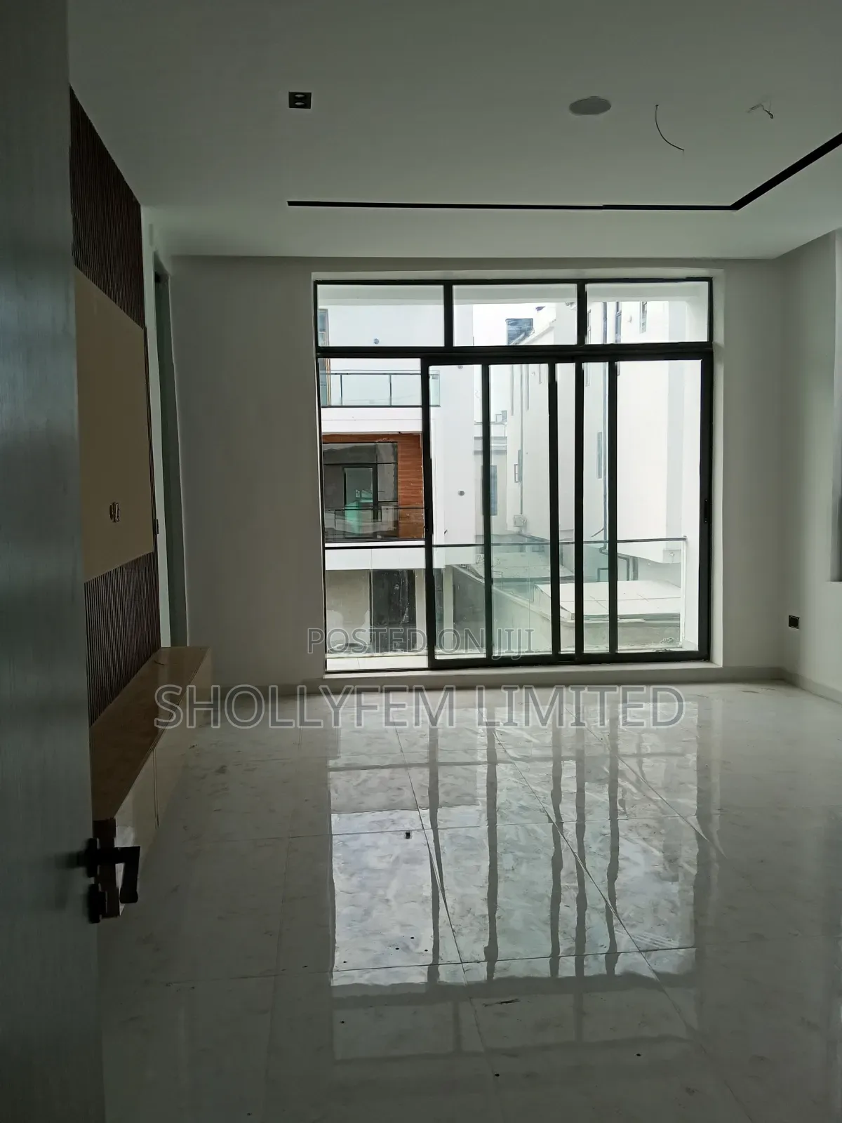 Furnished 5bdrm Duplex in Daffodil Estate, Chevron for sale