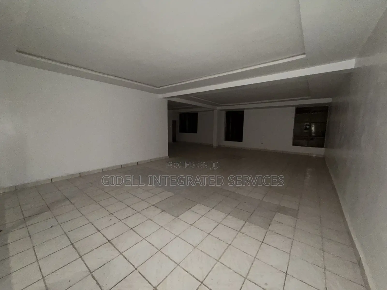 96sqm on the Third Floor in an Office Complex With Elevators