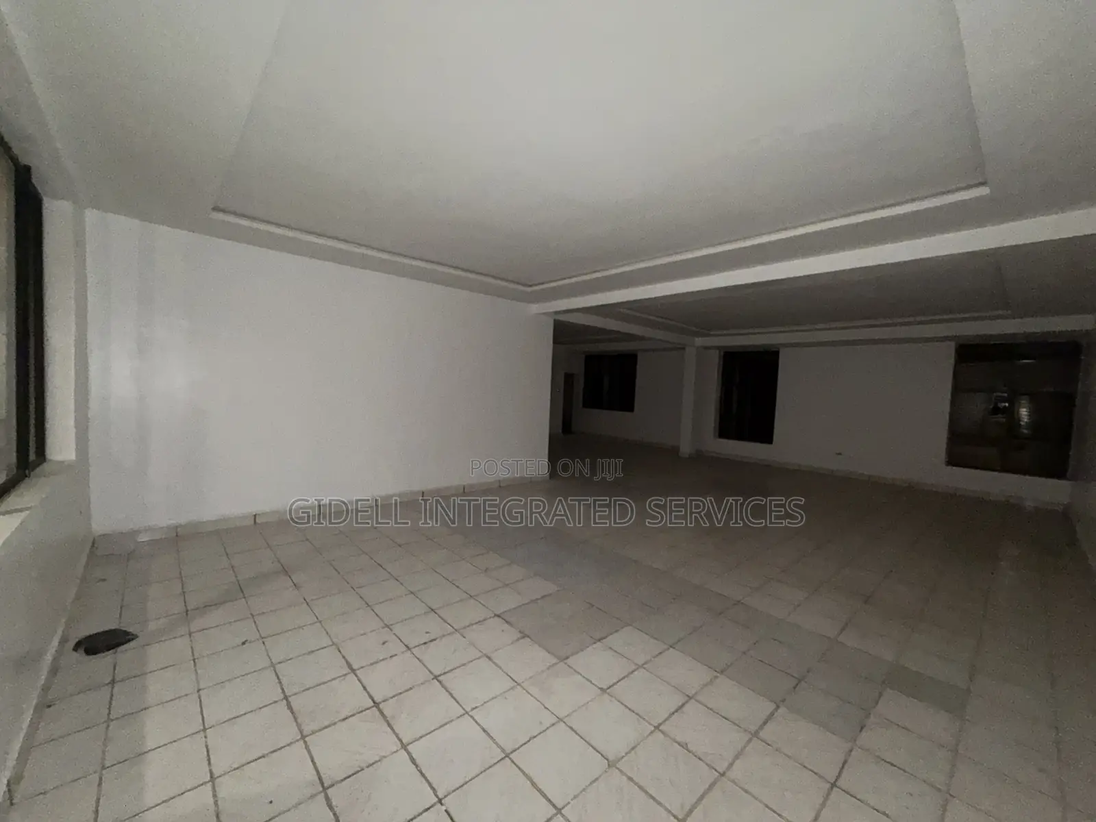 96sqm on the Third Floor in an Office Complex With Elevators