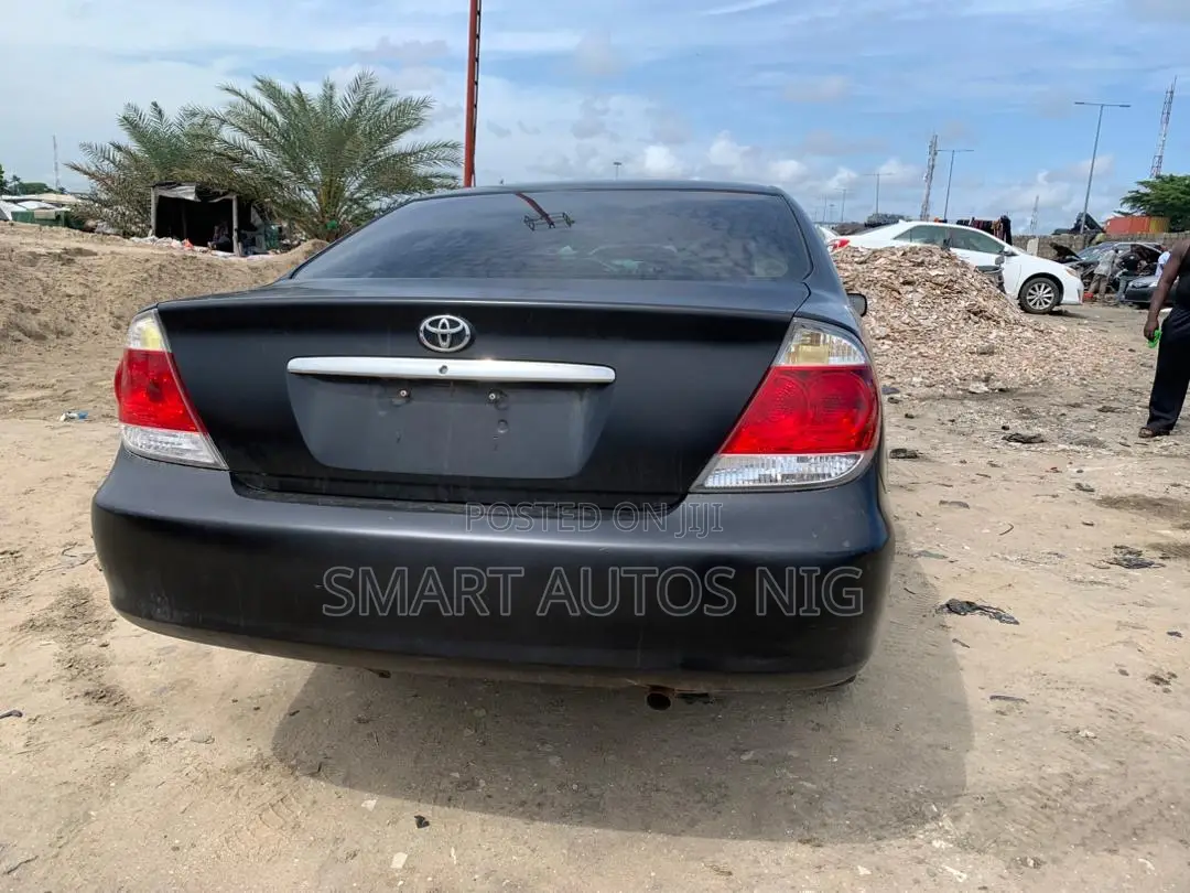 Toyota Camry LE 4dr Sedan (2.4L 4cyl 5A) 2005 Black