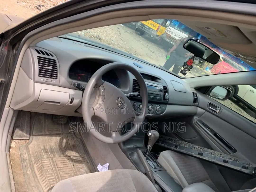 Toyota Camry LE 4dr Sedan (2.4L 4cyl 5A) 2005 Black