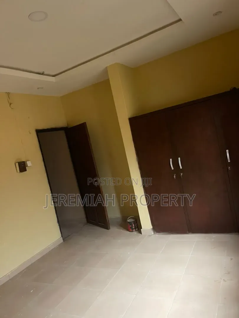 2bdrm Block of Flats in Mafoluku for rent