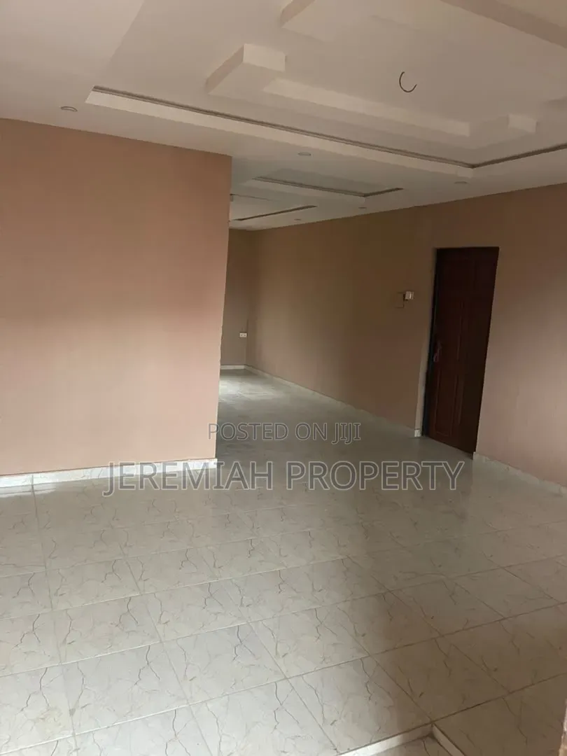 2bdrm Block of Flats in Mafoluku for rent