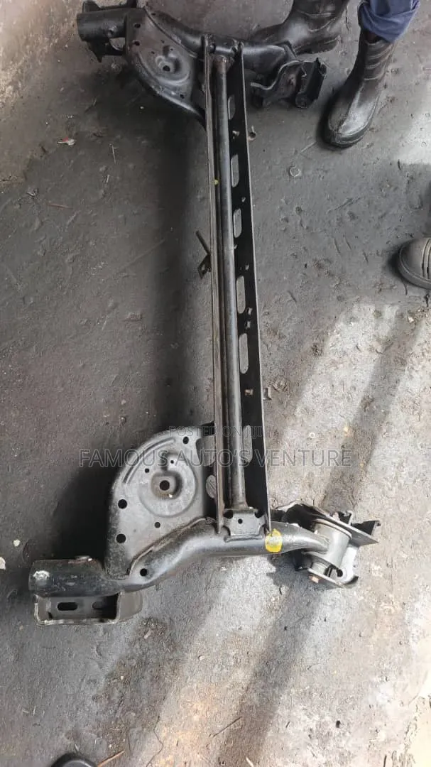 Back Beam Nissan Versa 2008