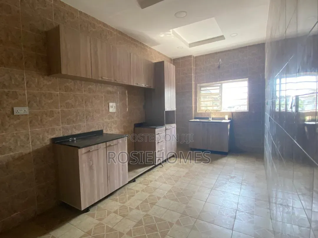 2bdrm Block of Flats in Abijo Gra, Sangotedo for rent