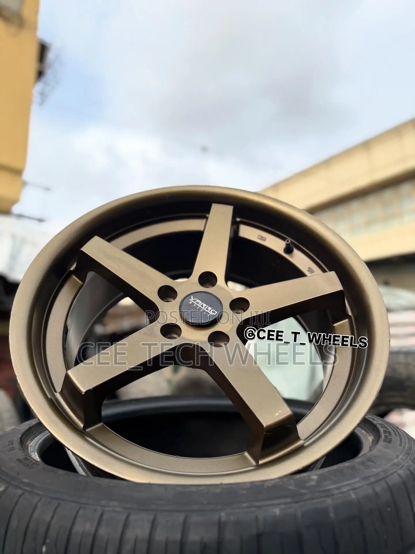 Sports Rays 18-Inch Gold Available in Different Designs Also
