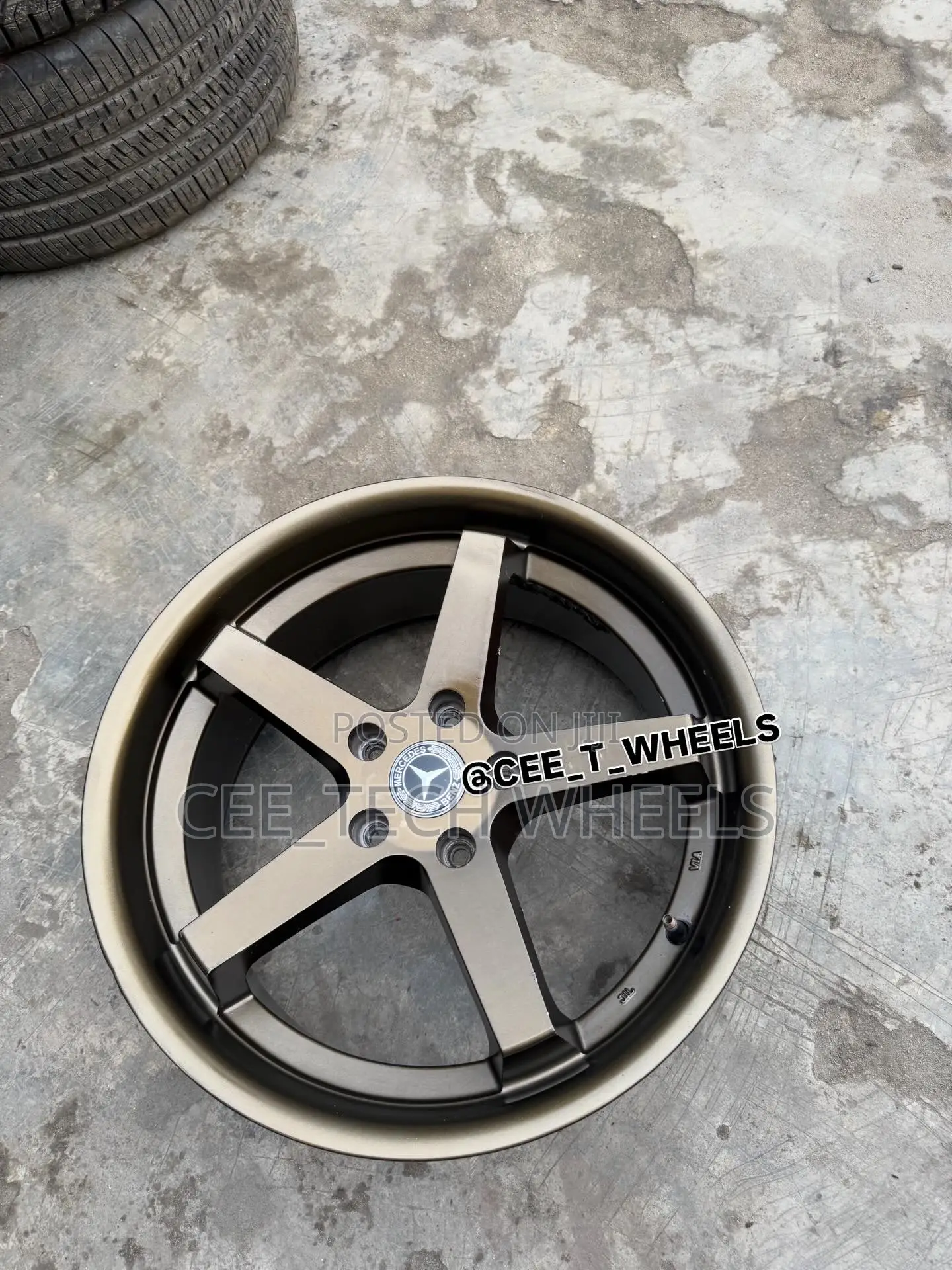 Sports Rays 18-Inch Gold Available in Different Designs Also