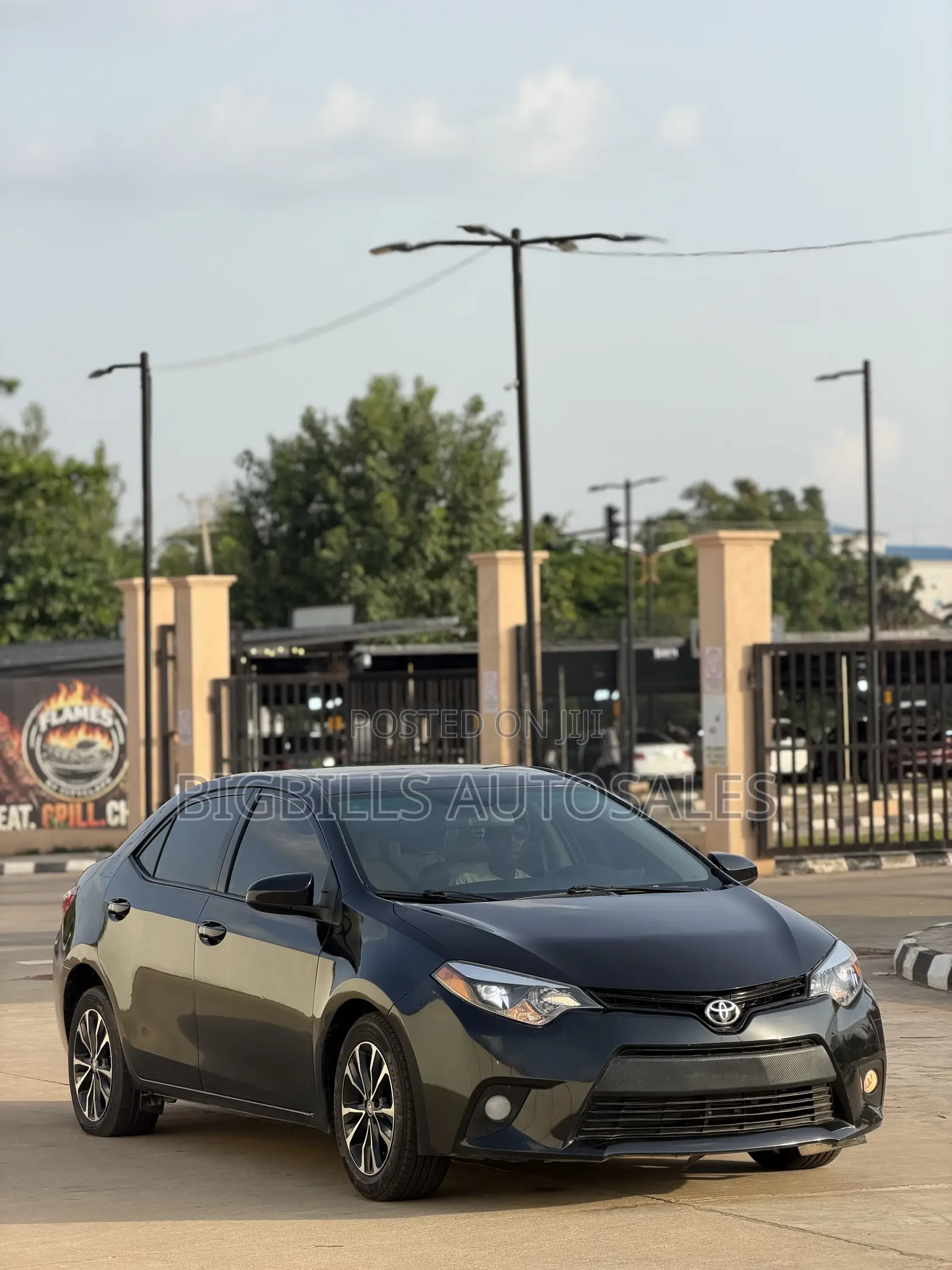 Toyota Corolla LE Eco 4dr Sedan (1.8L 4cyl CVT) 2016 Black